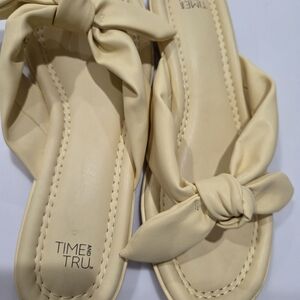 Time and Tru Women's Cream Knot-Front Sandals Sz 9